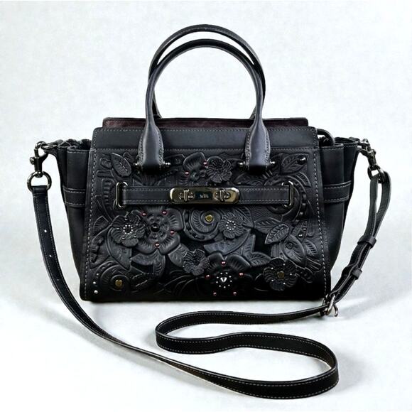 COACH Swagger 27 Tea Rose Tooling Leather Bag Black Rare Unique Clasic Old Money - Picture 1 of 14